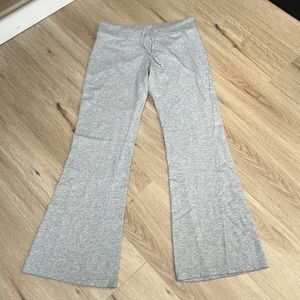 BRANDY MELVILLE LOW WAIST FLARE